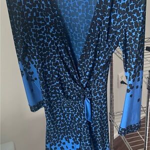 BCBG Maxaria Blue and Black Printed Long-Sleeve Wrap Dress